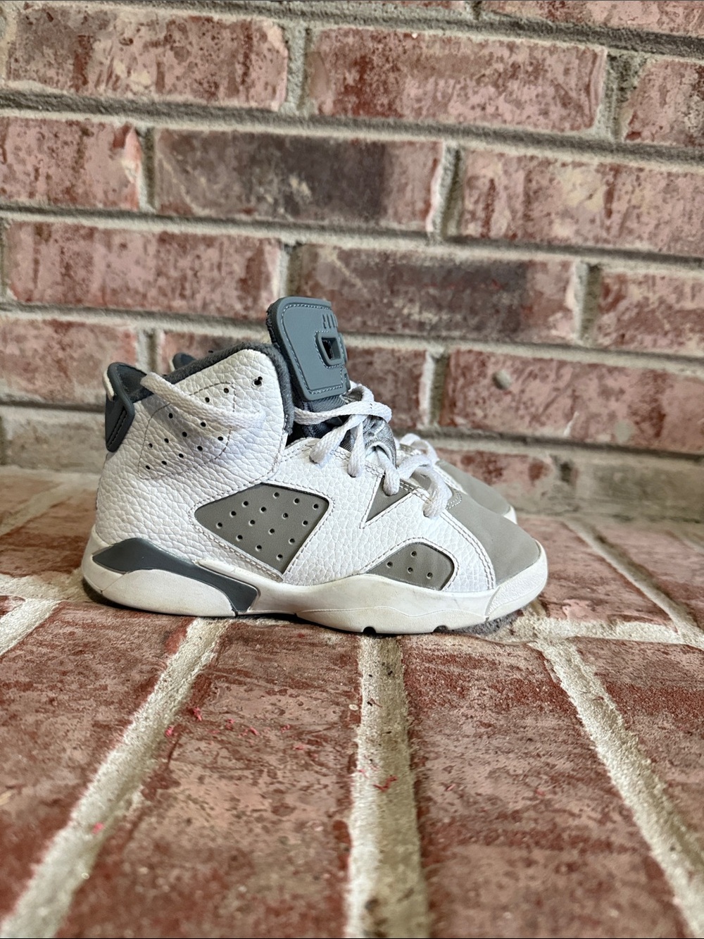 Kids toddler jordan 6 retro “cool grey Sneakers size 11c